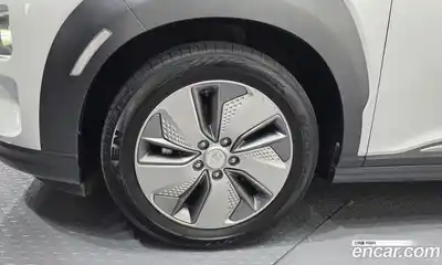 Hyundai Kona 2019 0.1 Автомат в Москве № 1155051, миниатюра 4