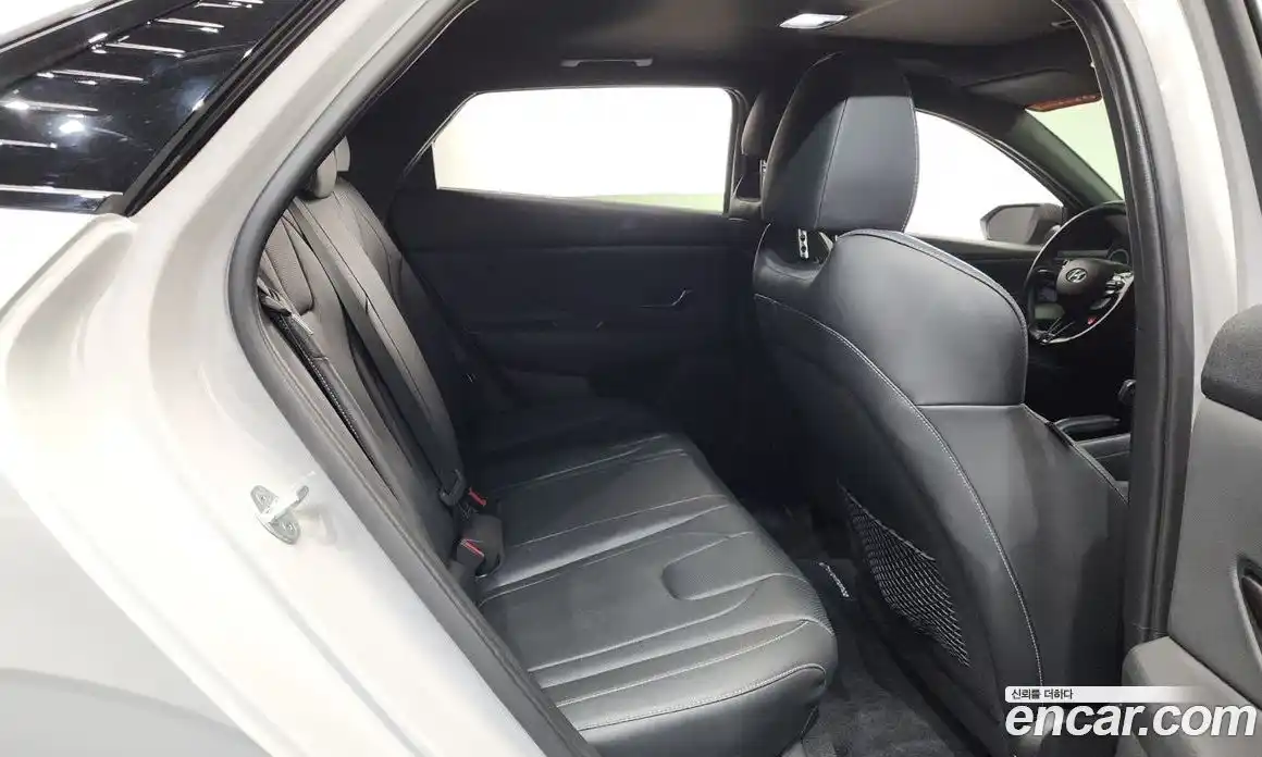 Hyundai Avante 2022 2.0 Автомат в Москве № 1155091, фото 11