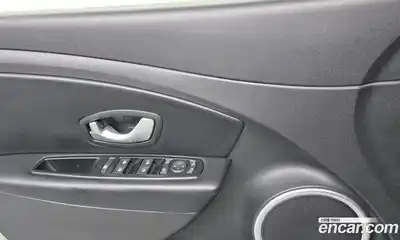 Renault SM3 2014 1.6 гидро в Москве № 147736, миниатюра 12
