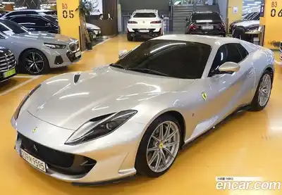 Ferrari 812, 2020