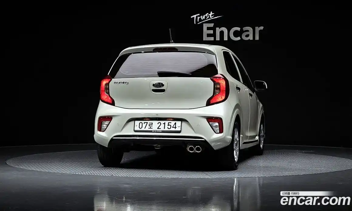 Kia Morning 2017 1.0 Автомат в Москве № 1128792, фото 4