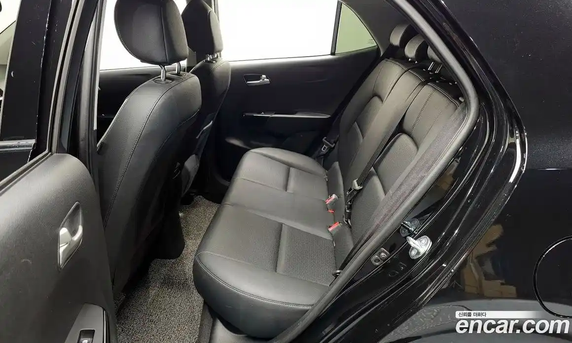 Kia Morning 2023 1.0 Автомат в Москве № 1128890, фото 11