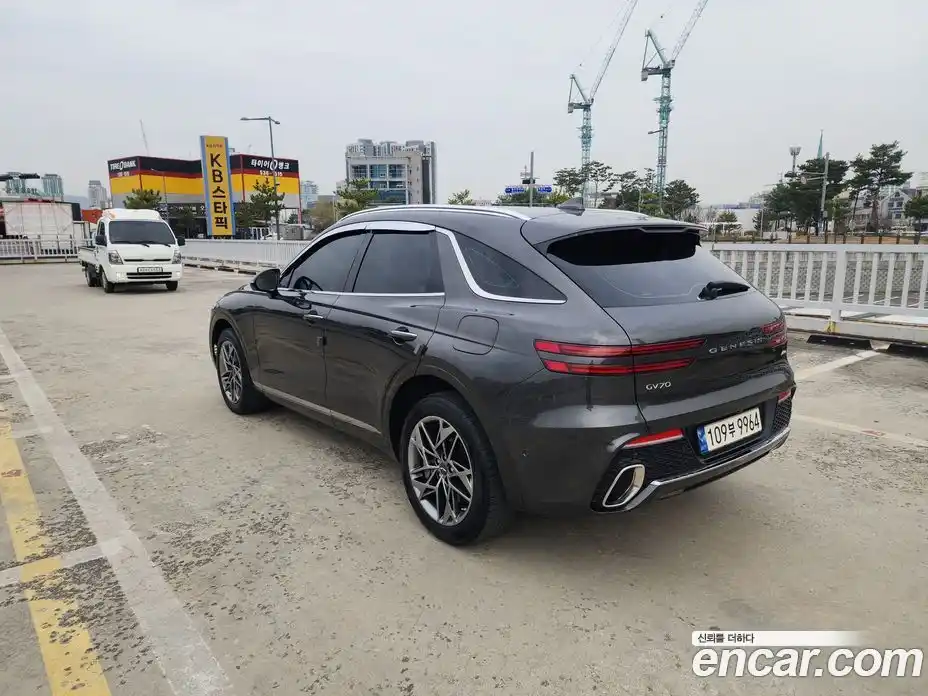 Genesis GV70 2023 2.5 Автомат в Москве № 1129385, фото 4