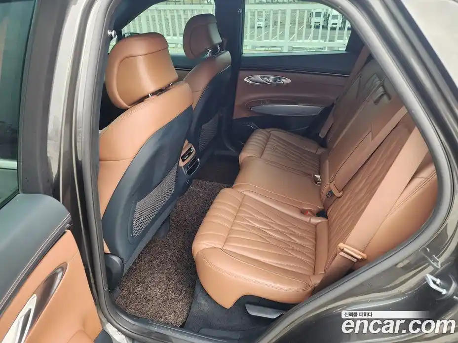 Genesis GV70 2023 2.5 Автомат в Москве № 1129385, фото 10