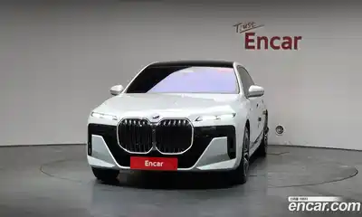 BMW 7-Series 2023 3.0 Автомат в Москве № 1130217, миниатюра 2