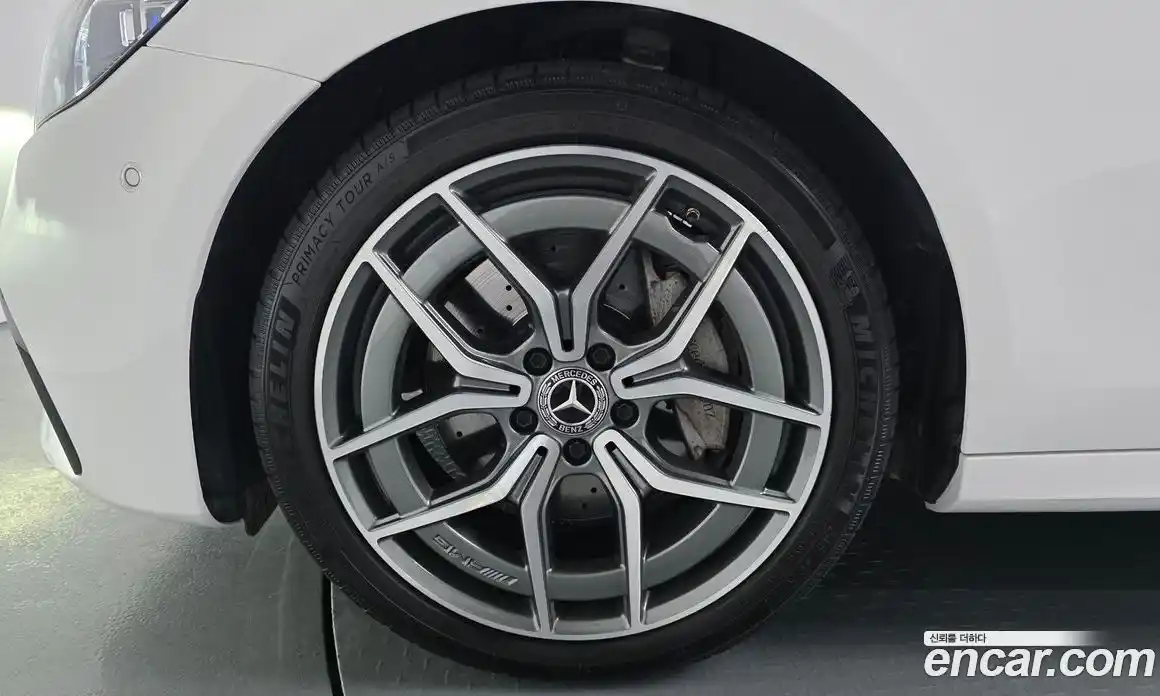 Mercedes-Benz E-Class 2023 1.9 гидро, фото 5
