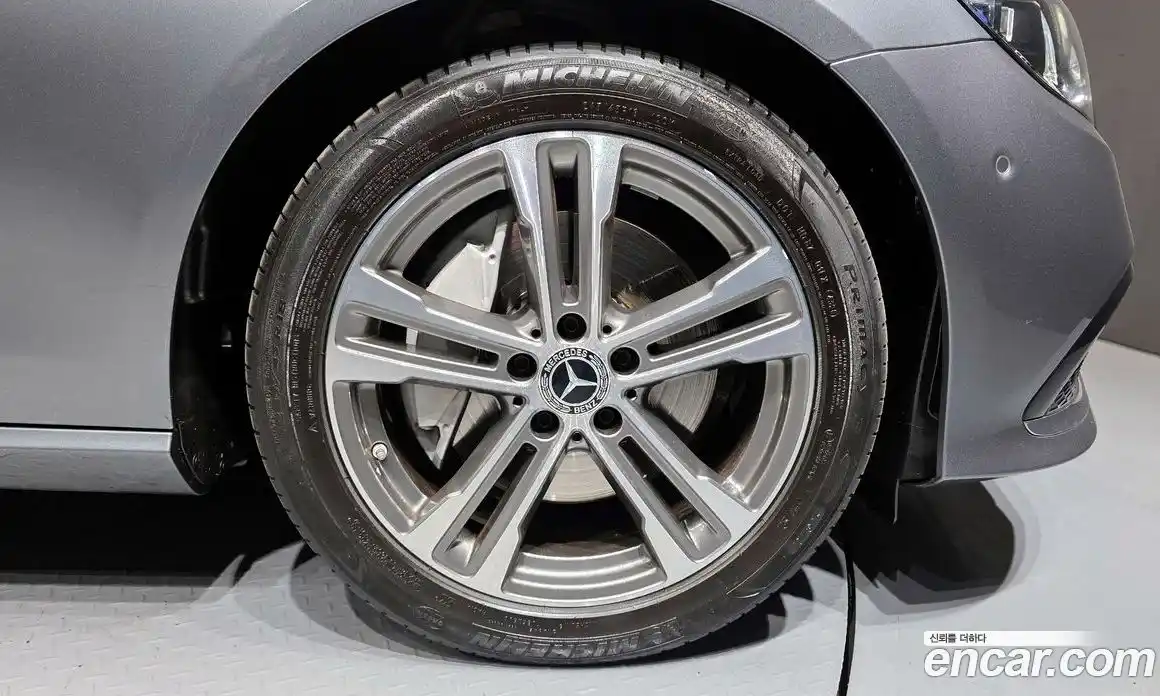 Mercedes-Benz E-Class 2021 2.0 гидро, фото 5