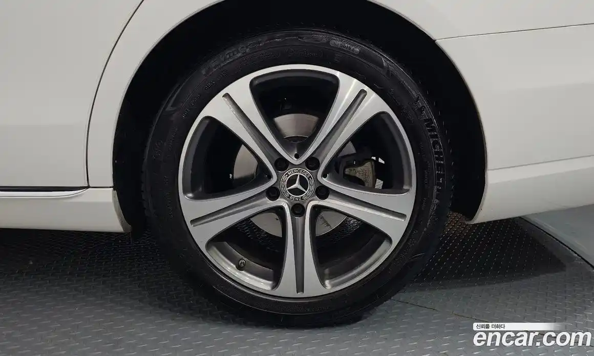 Mercedes-Benz E-Class 2020 2.0 гидро, фото 5