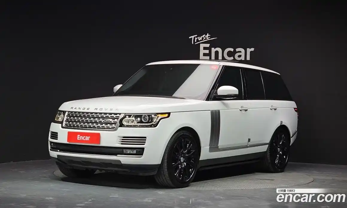 Land Rover Range-Rover 2016 4.4 гидро в Москве № 1136440, фото 1