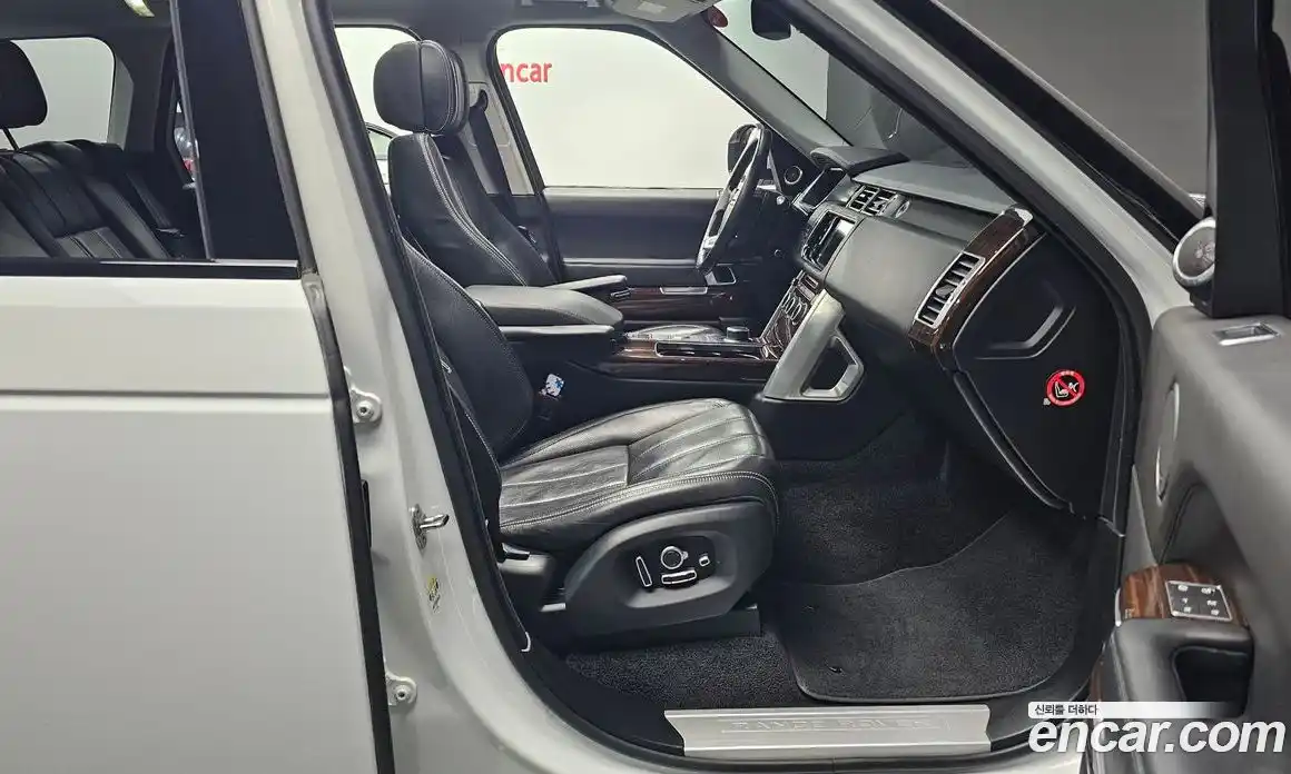 Land Rover Range-Rover 2016 4.4 гидро в Москве № 1136440, фото 11
