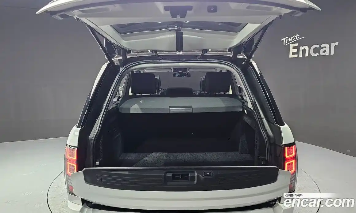 Land Rover Range-Rover 2016 4.4 гидро в Москве № 1136440, фото 20
