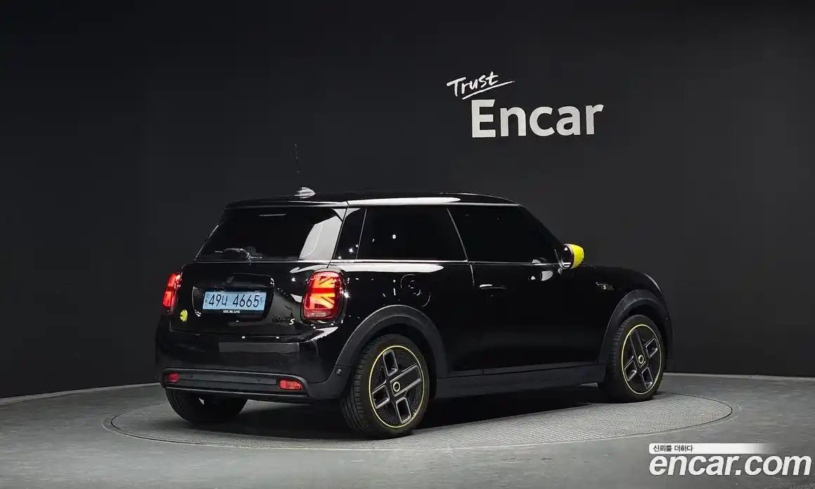 Mini Cooper 2022 гидро в Москве № 1138058, фото 2