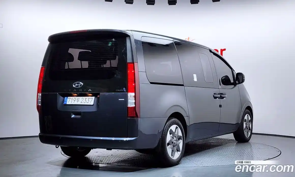 Hyundai Staria 2024 2.2 Автомат в Москве № 1142857, фото 2