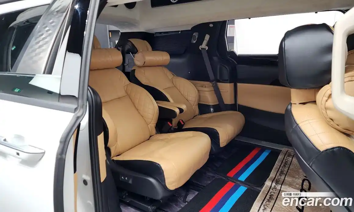 Kia Canival 2023 3.5 Автомат в Москве № 1143258, фото 12