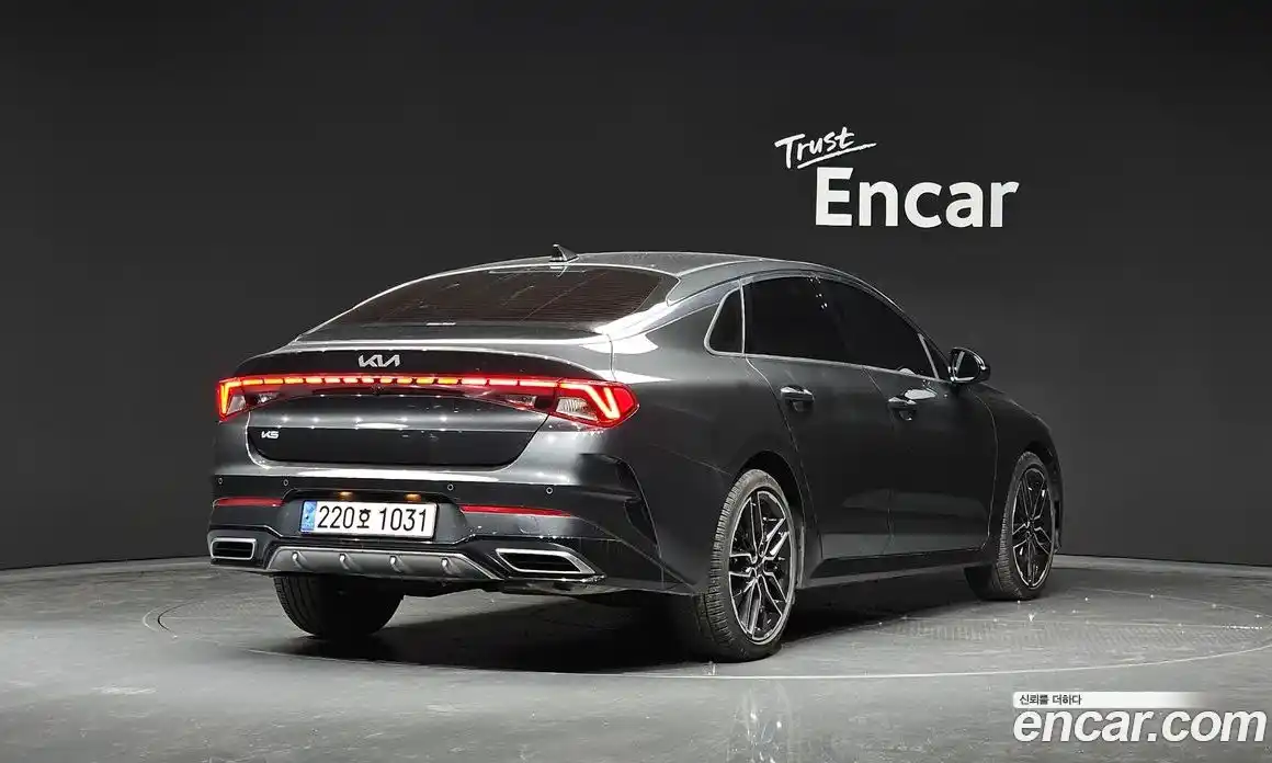 Kia K5 2023 1.6 Автомат в Москве № 1143351, фото 1