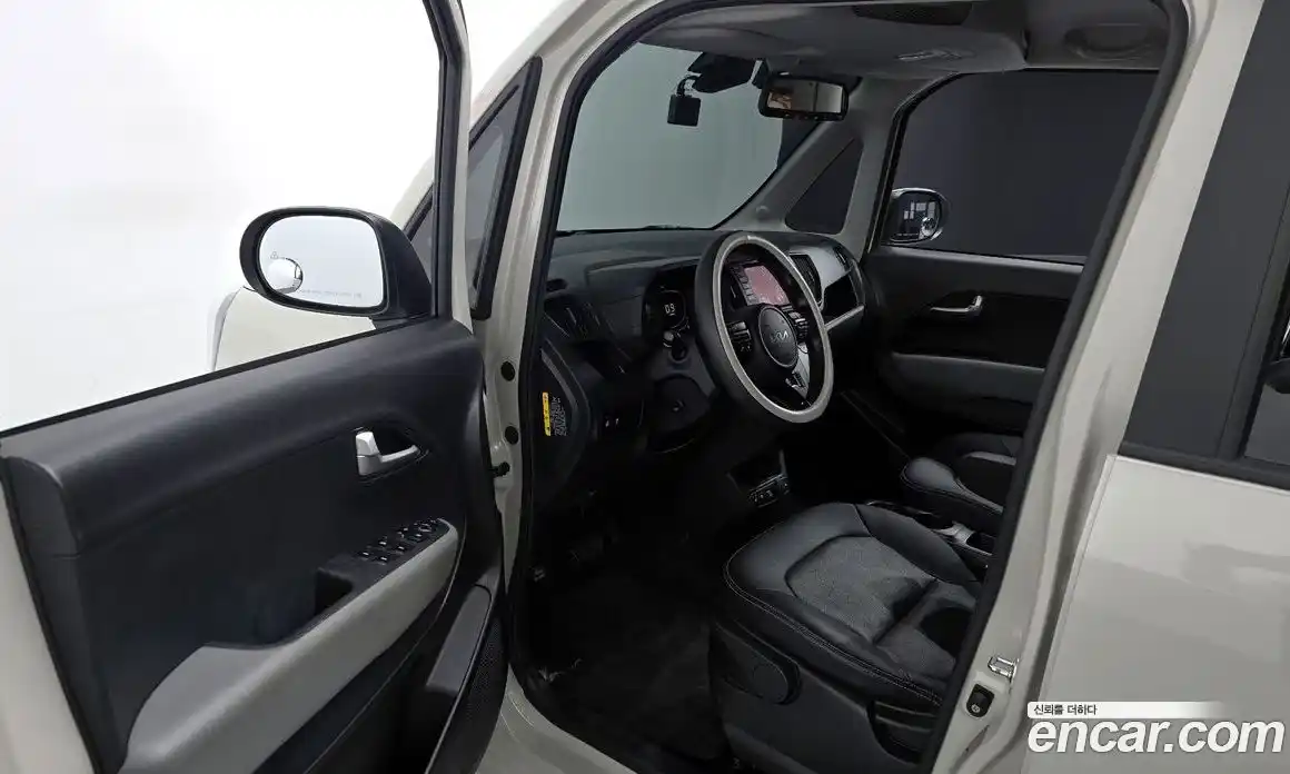 Kia Ray 2023 1.0 Автомат в Москве № 1143356, фото 11