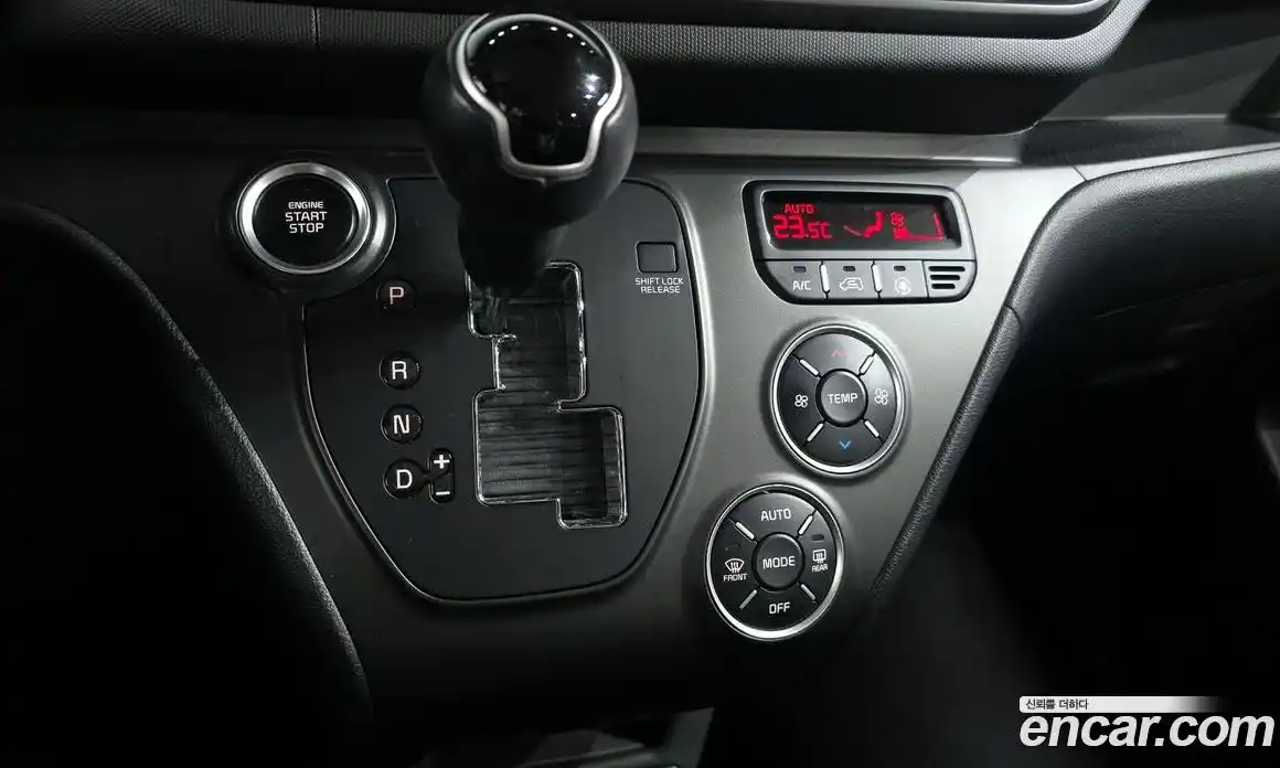 Kia Ray 2023 1.0 Автомат в Москве № 1143356, фото 9