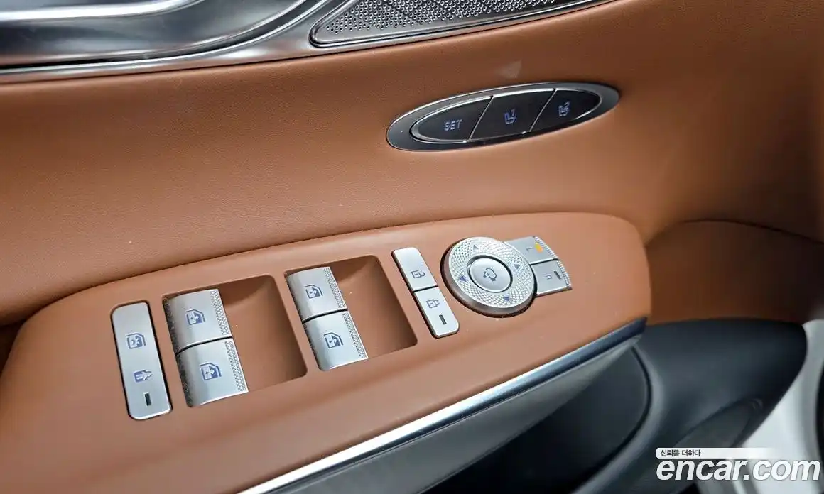 Genesis GV70 2022 2.5 Автомат в Москве № 1143721, фото 14