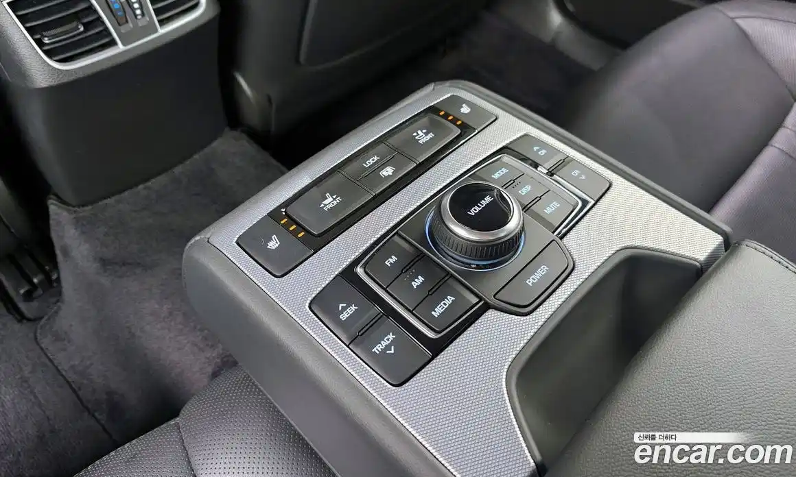 Genesis G80 2018 3.3 Автомат в Москве № 1143729, фото 18