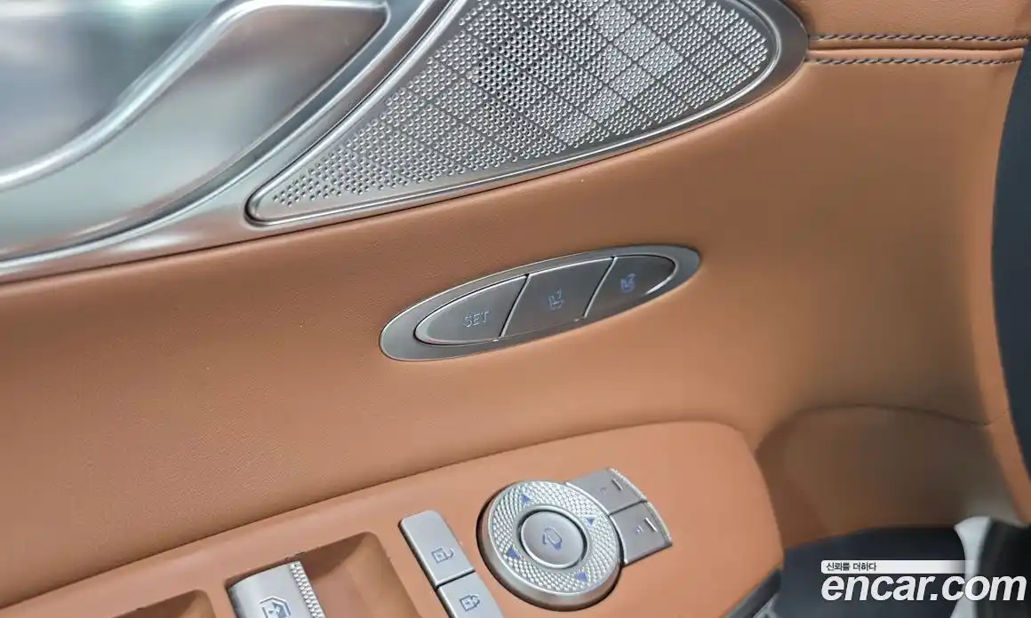 Genesis GV70 2021 2.5 Автомат в Москве № 1143745, фото 17