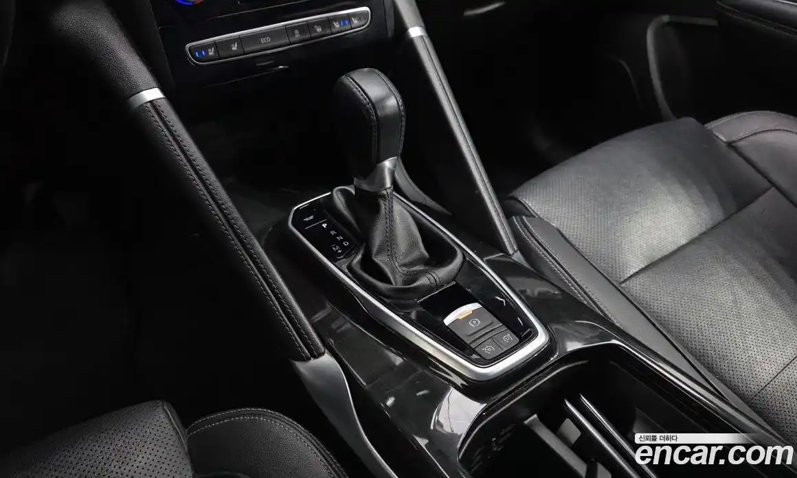 Renault QM6 2016 2.0 гидро в Москве № 1145943, фото 9