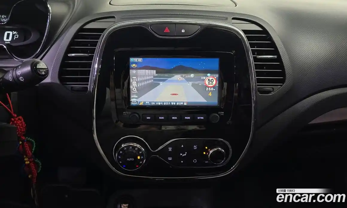 Renault QM3 2015 1.5 Автомат в Москве № 1146565, фото 14