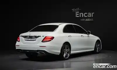 Mercedes-Benz E-Class 2018 2.0 Автомат в Москве № 1147849, миниатюра 2