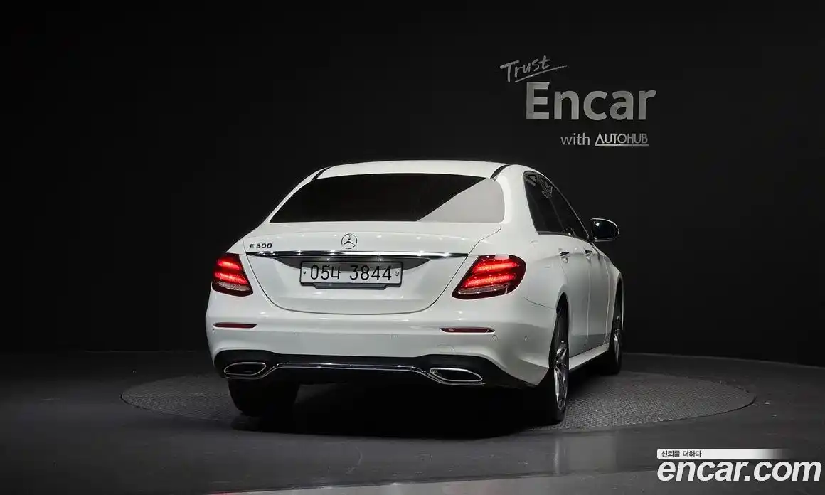 Mercedes-Benz E-Class 2018 2.0 Автомат в Москве № 1147849, фото 4