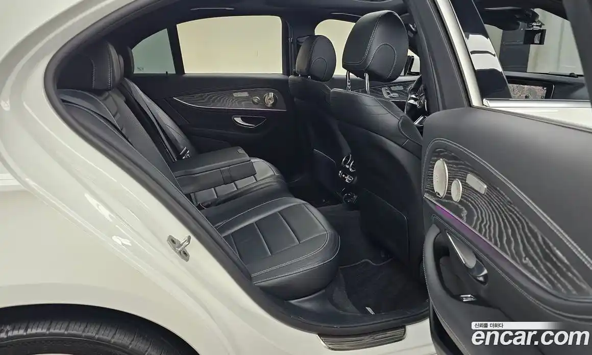 Mercedes-Benz E-Class 2021 2.0 Автомат в Москве № 1147942, фото 12