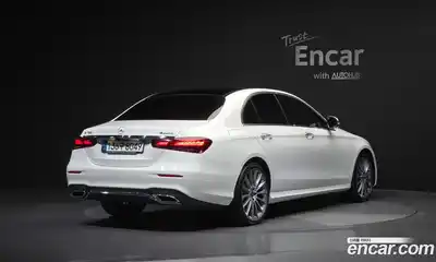 Mercedes-Benz E-Class 2021 2.0 Автомат в Москве № 1147942, миниатюра 2