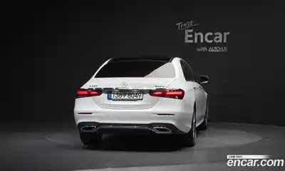 Mercedes-Benz E-Class 2021 2.0 Автомат в Москве № 1147942, миниатюра 4