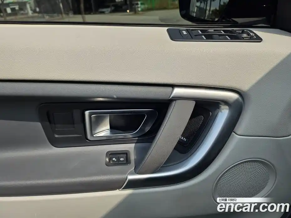 Land Rover Discovery Sport 2018 2.0 гидро в Москве № 1149304, фото 12
