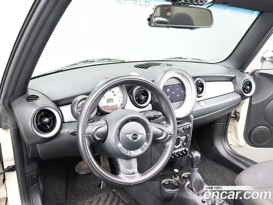 Mini Cooper Convertible 2011 1.6 гидро в Москве № 1150278, фото 16