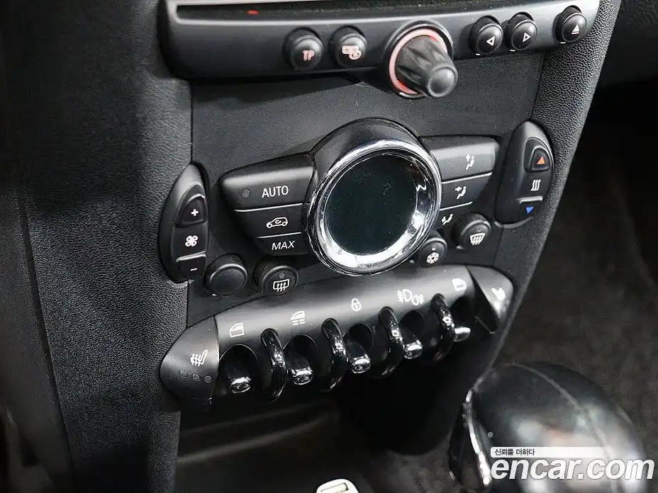 Mini Cooper Convertible 2011 1.6 гидро в Москве № 1150278, фото 9