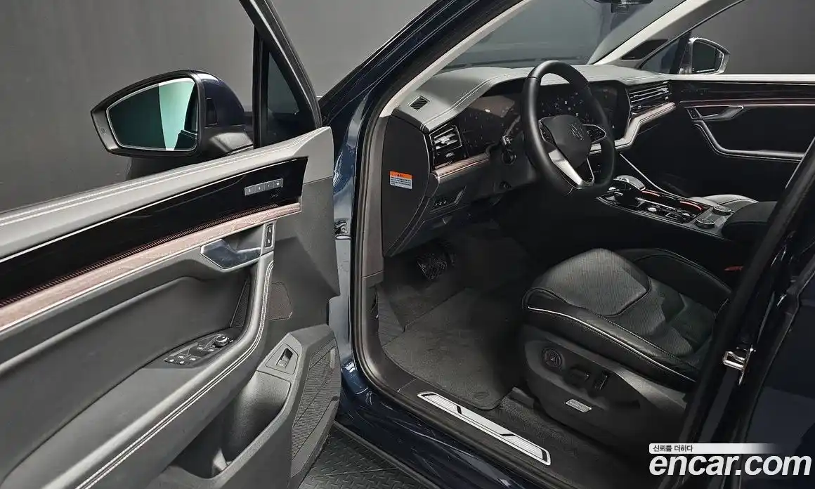 Volkswagen Touareg 2024 3.0 гидро в Москве № 1151081, фото 11
