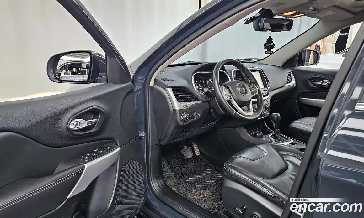Jeep Cherokee 2017 2.2 гидро в Москве № 1151637, фото 10