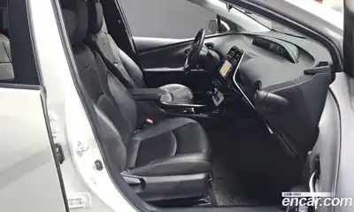 Toyota Prius 2018 1.8 гидро в Москве № 1151746, миниатюра 11
