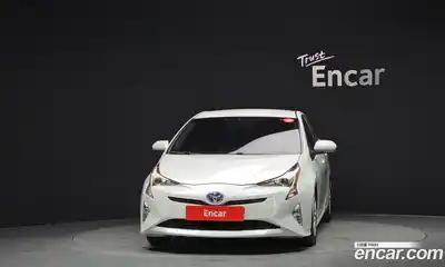 Toyota Prius 2018 1.8 гидро в Москве № 1151746, миниатюра 3