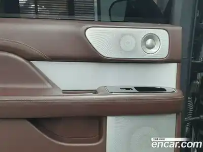 Lincoln Navigator 2019 3.6 гидро в Москве № 1152349, миниатюра 10