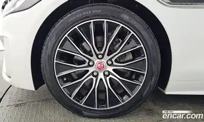 Jaguar XE 2020 2.0 гидро в Москве № 1152512, миниатюра 5