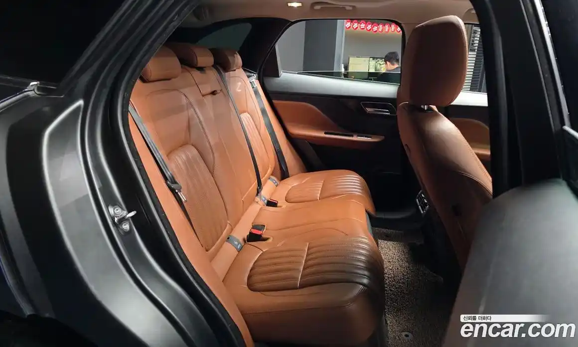 Jaguar F-Pace 2017 2.0 гидро в Москве № 1152575, фото 12