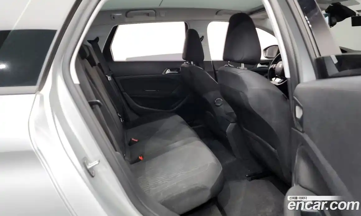 Peugeot 308 2016 1.6 гидро в Москве, фото 12