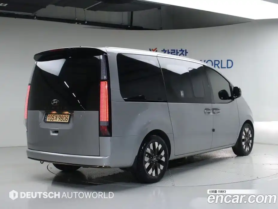 Hyundai Staria 2022 2.2 Автомат в Москве № 1154647, фото 2