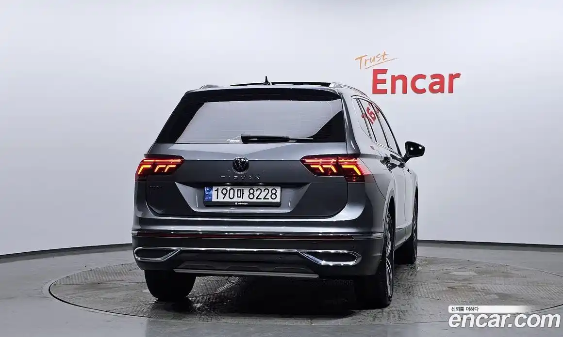 Volkswagen Tiguan 2023 2.0 гидро в Москве № 168705, фото 4