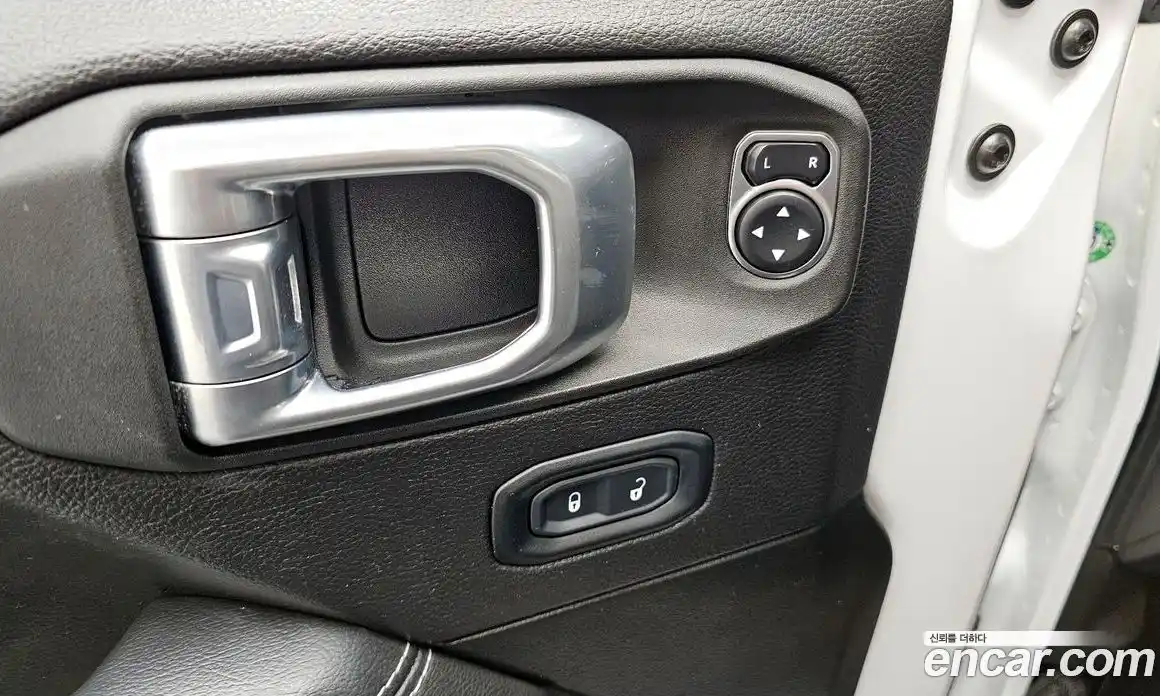 Jeep Wrangler 2021 2.0 гидро в Москве № 169793, фото 14