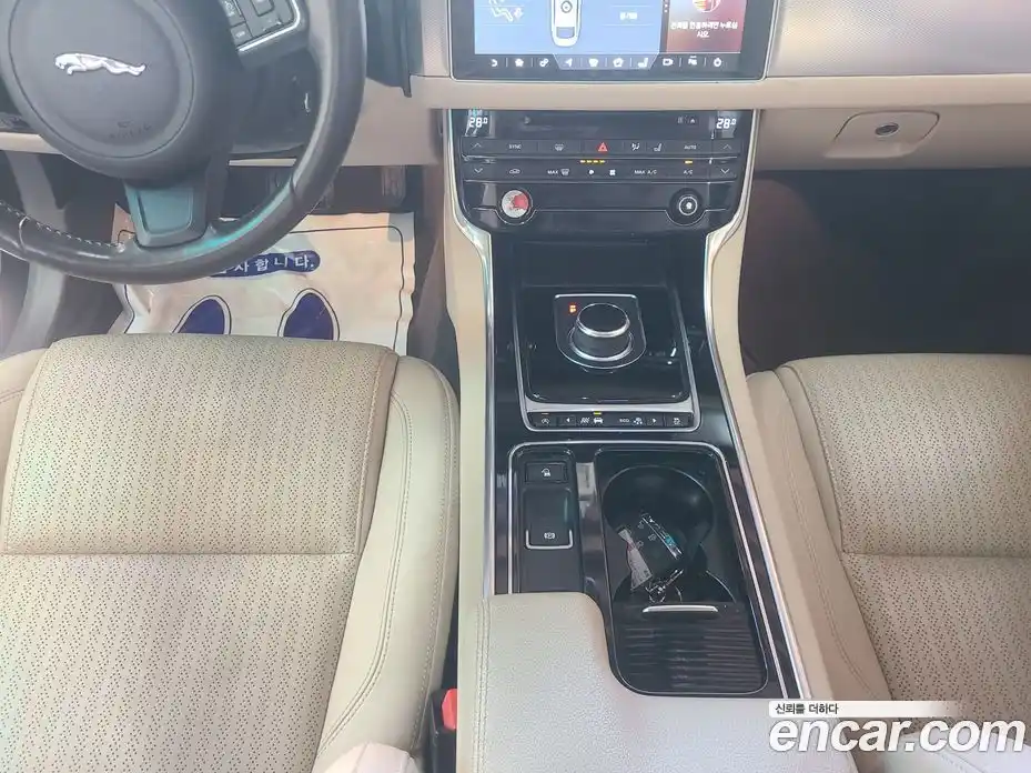 Jaguar XF 2017 2.0 гидро в Москве № 305173, фото 17