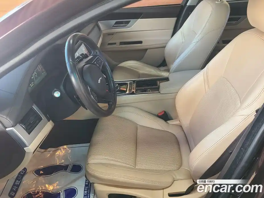 Jaguar XF 2017 2.0 гидро в Москве № 305173, фото 8