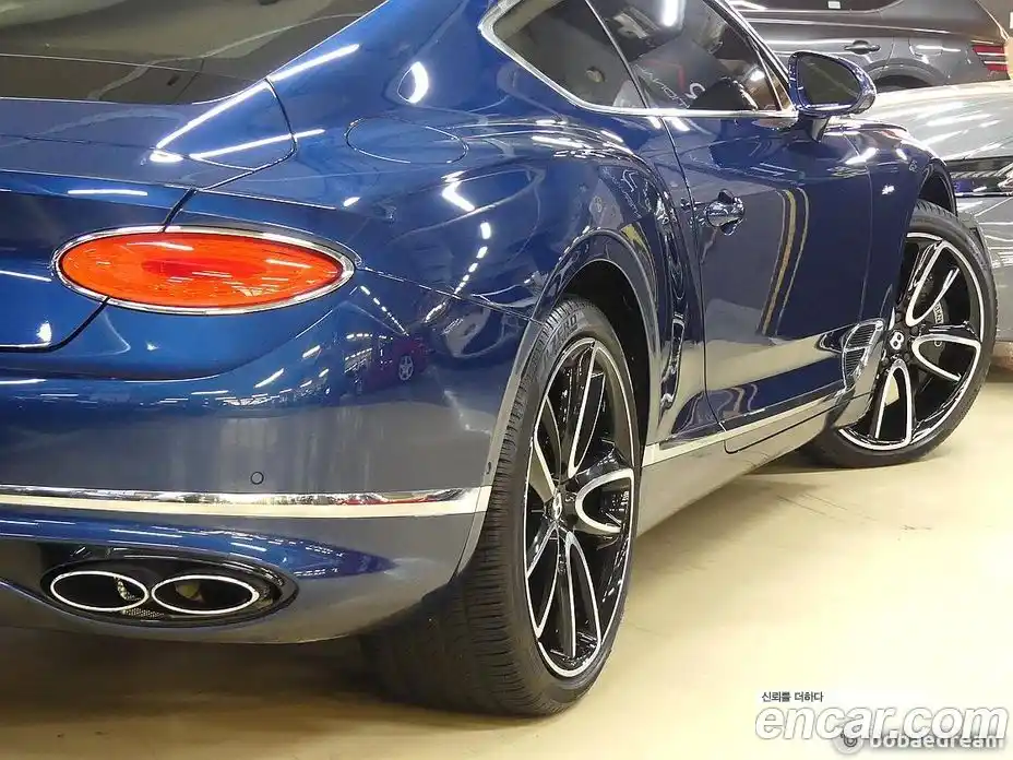 Bentley Continental 2023 4.0 гидро в Москве № 366372, фото 4