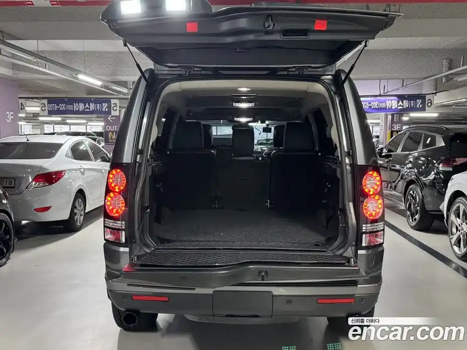 Land Rover Discovery 2016 3.0 гидро в Москве № 975674, фото 5