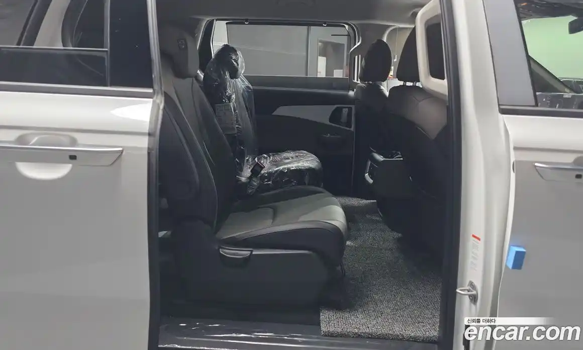 Kia Canival 2024 1.6 Автомат в Москве № 1128410, фото 12